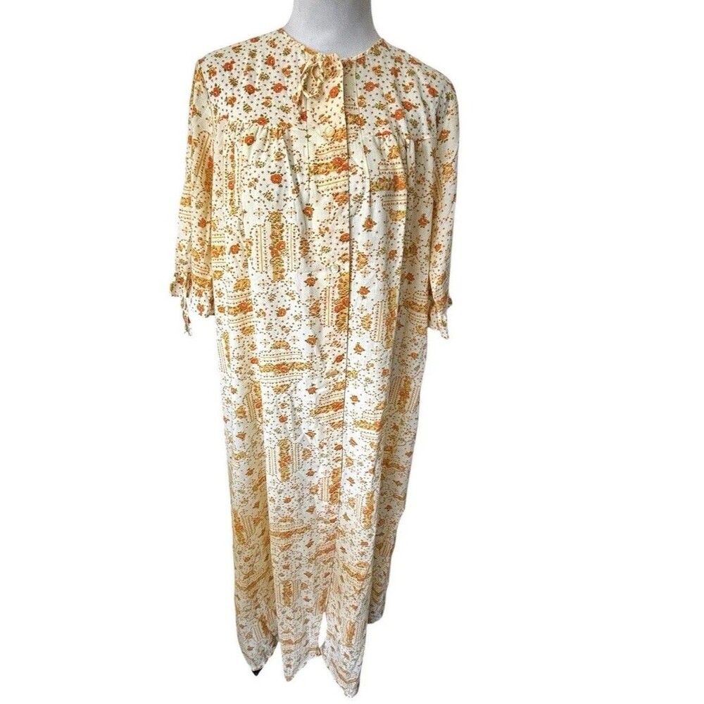 Vtg Lorraine Cottagecore Grandma Cotton Button Front Ruffled Floral S/S Robe M